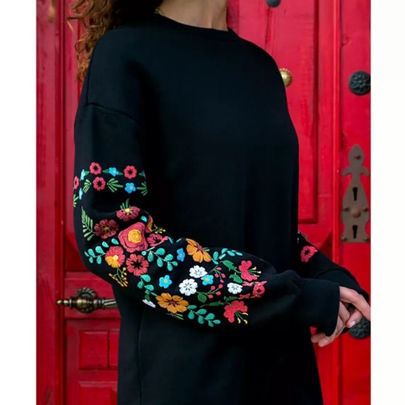 Embroidered Floral and Black Above the Knee Dress - Picture 3 of 12